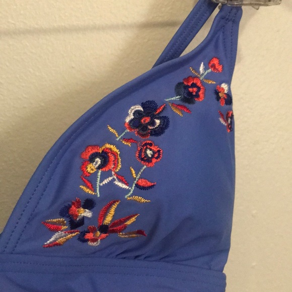 Embroidered swim top - Picture 2 of 4
